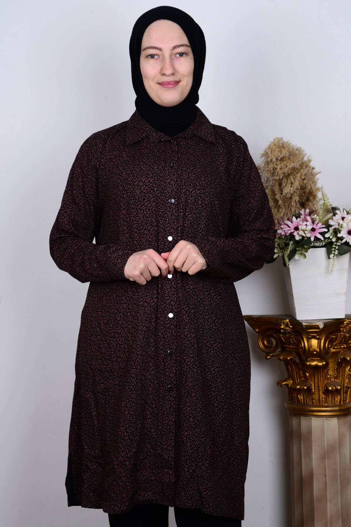 Ferace 8929-1 Kahverengi Kadın Rahat Kesim Büyük Beden Düğmeli Viskon Yaprak Desenli Tunik