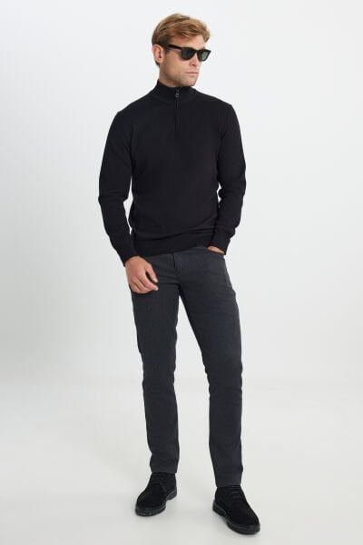 Altınyıldız ACE492510018 Siyah Erkek Yarım Fermuarlı Bato Yaka Triko Kazak