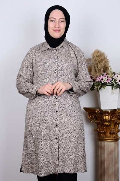 Ferace 8929-1 Bej Kadın Rahat Kesim Büyük Beden Düğmeli Viskon Yaprak Desenli Tunik