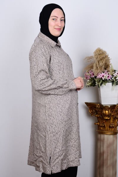 Ferace 8929-1 Bej Kadın Rahat Kesim Büyük Beden Düğmeli Viskon Yaprak Desenli Tunik