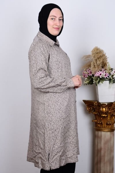 Ferace 8929-1 Bej Kadın Rahat Kesim Büyük Beden Düğmeli Viskon Yaprak Desenli Tunik