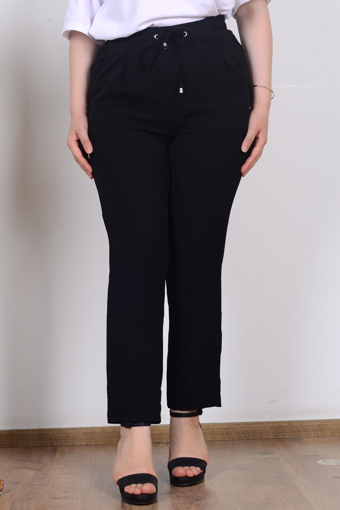 Armine 25KT205 Siyah Kadın Beli Lasrikli Havuç Kesim Kumaş Pantolon