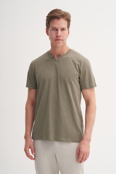 Cazador 25YCEEO04227 Haki Erkek V Yaka Patlı Slim Fit %100 Pamuk T-shirt