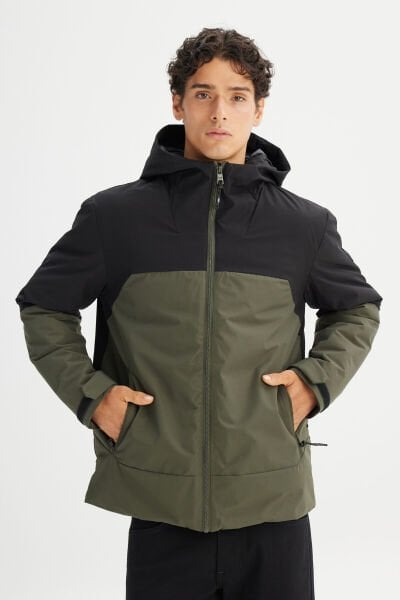 LEE L2520257801 Haki Erkek Kapüşonlu Fermuarlı Yandan Cepli Relax Fit Şişme Mont
