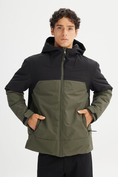 LEE L2520257801 Haki Erkek Kapüşonlu Fermuarlı Yandan Cepli Relax Fit Şişme Mont