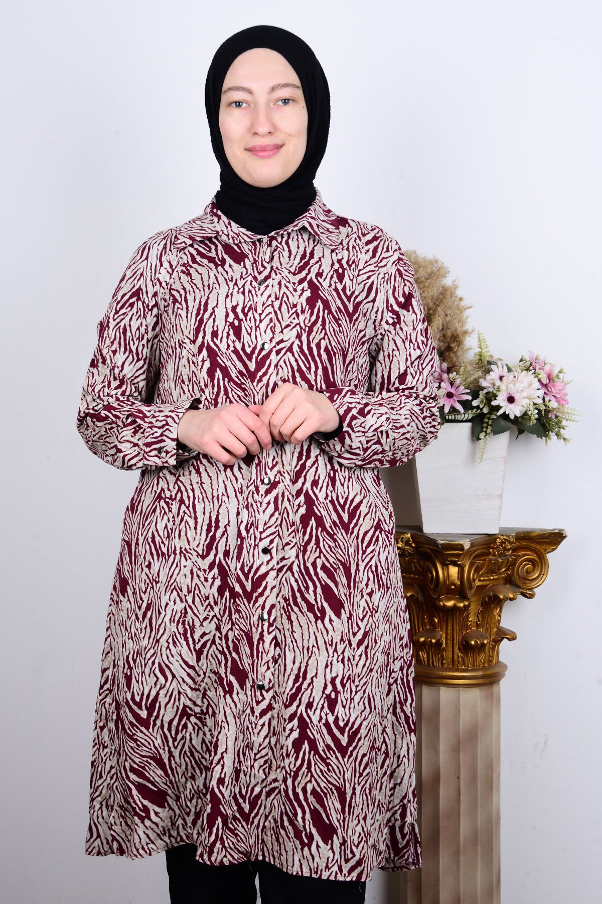 Ferace 8929-3 Vişne Kadın Rahat Kesim Büyük Beden Düğmeli Karşık Desenli Tunik