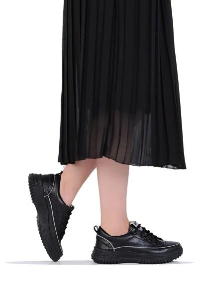 Kuum K108950 Bağcıklı Pamuk İç Tabanlı Siyah Kadın Kışlık Ayakkabı