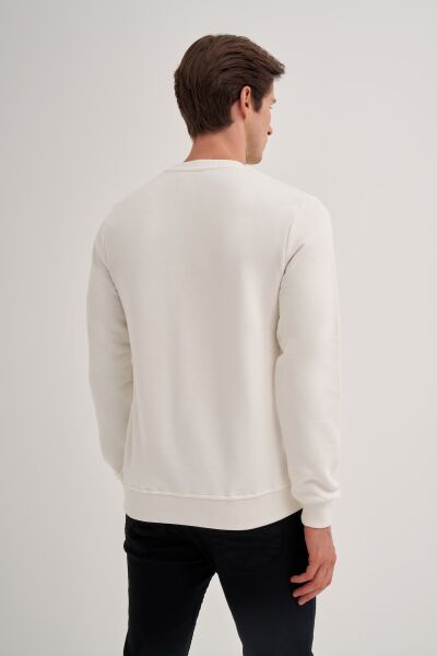 Cazador 52350 Ekru Erkek %100 Pamuk Önü Yazılı Slim Fit Sweatshirt