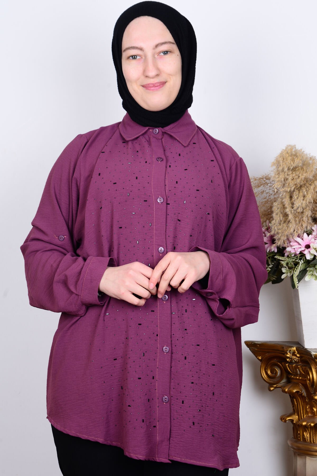 Ferace 8707 Mor Kadın Rahat Kesim Taşlı Önü Düğmeli Kolları Katlamalı Gömlek