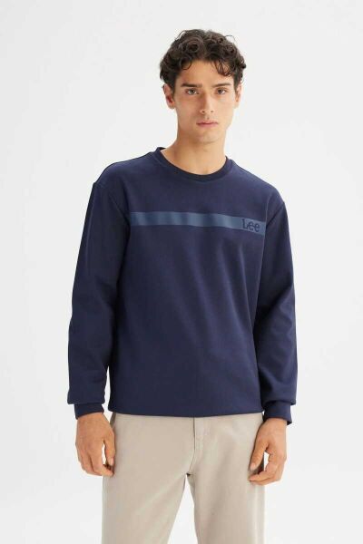 LEE L242499411 Lacivert Erkek Bisiklet Yaka Regular Fit Önü Baskılı Sweatshirt