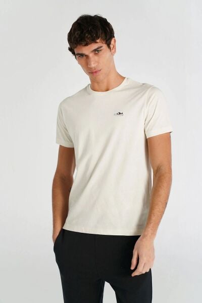 Hummel 912122-9157 HMLJUNGLE Ekru Erkek Bisiklet Yaka Kısa Kollu T-shirt