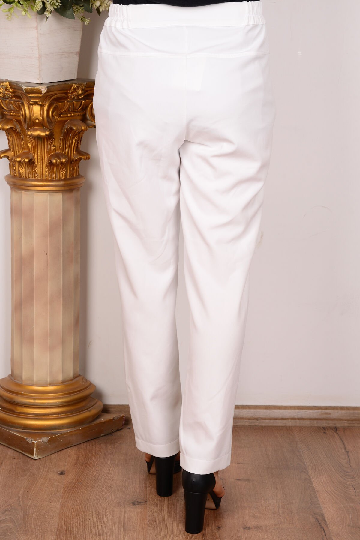 Armine 24YT211 Ekru Kadın Normal Bel Normal Paça Beli Lastikli Fermuarlu Kumaş Pantolon