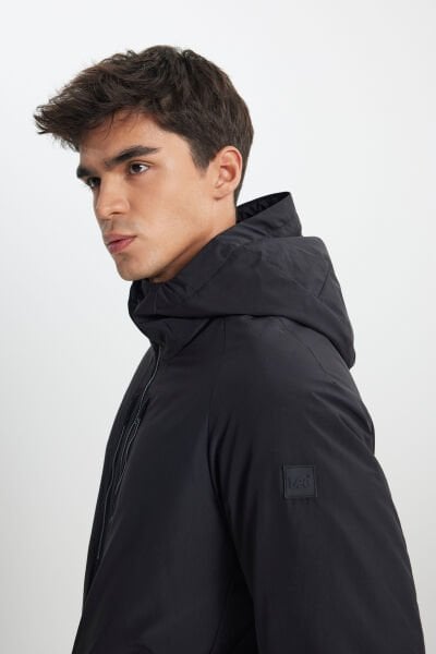Lee L242506001 Siyah Erkek Çok Cepli Kapüşon Detaylı Mont
