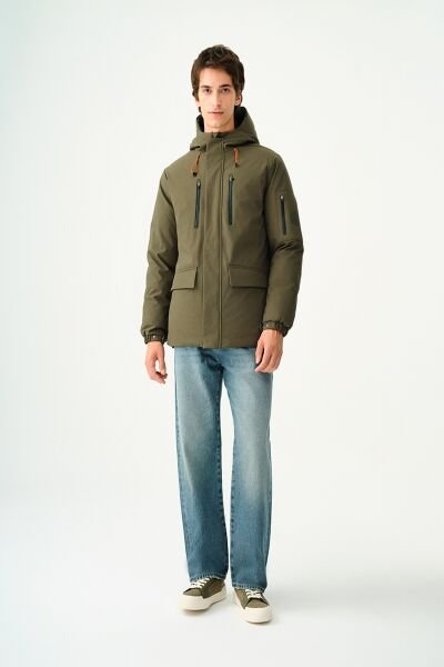 Loft 2033358 Haki Erkek Kapüşonlu Su Geçirmez Sol Kolda Cep Detaylı Gizli Fermmuarlı Mont