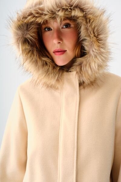 Loft 2037390 Bej Kadın Kürk Kapüşonlu Fermuar Ve düğme Detaylı Kaşe Kaban