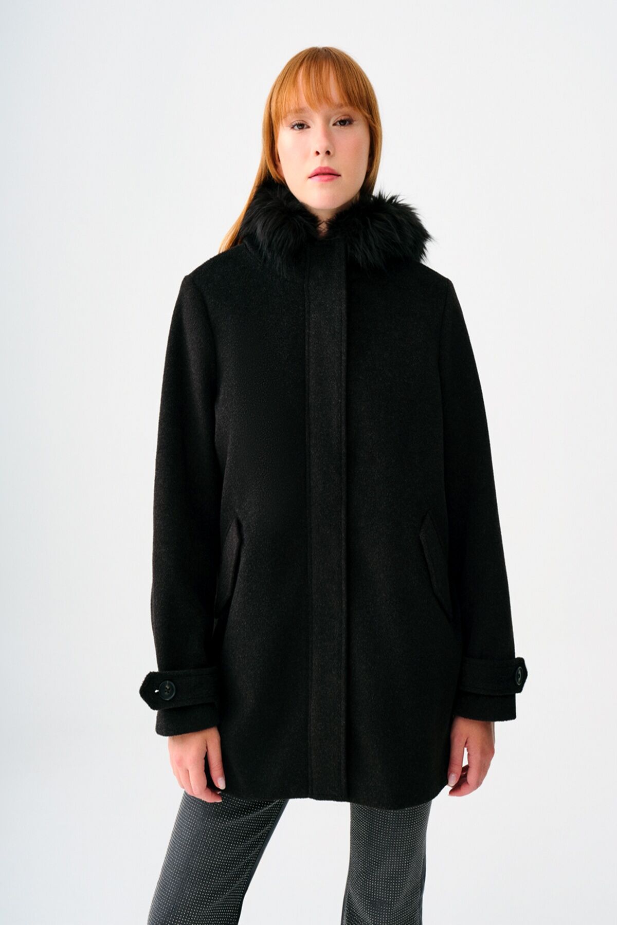 Loft 2037390 Siyah Kadın Kürk Kapüşonlu Fermuar Ve düğme Detaylı Kaşe Kaban