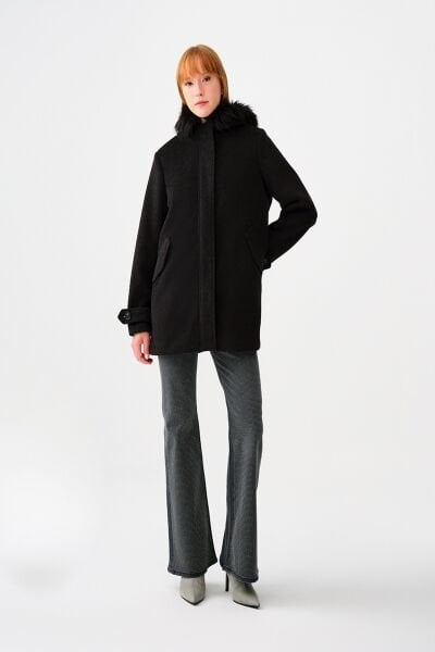 Loft 2037390 Siyah Kadın Kürk Kapüşonlu Fermuar Ve düğme Detaylı Kaşe Kaban
