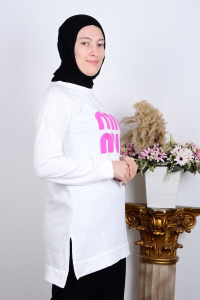 New Face 4458 Beyaz Kadın Bisiklet Yaka Yandan Yırtmaçlı Miu Baskılı Sweat