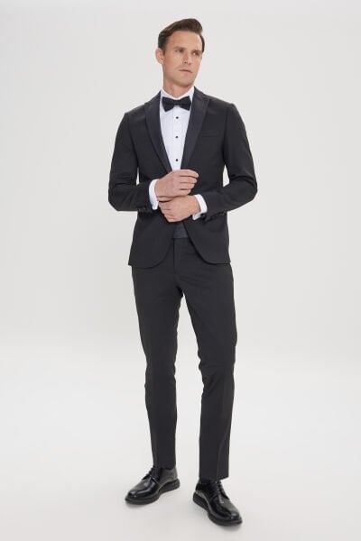 Altınyıldız 4A3224200016 Siyah Erkek Slim Fit 6 Drop Normal Bel Normal Paça Vücuda Oturan Kesim Kırlangıç Yaka Örme Smokin