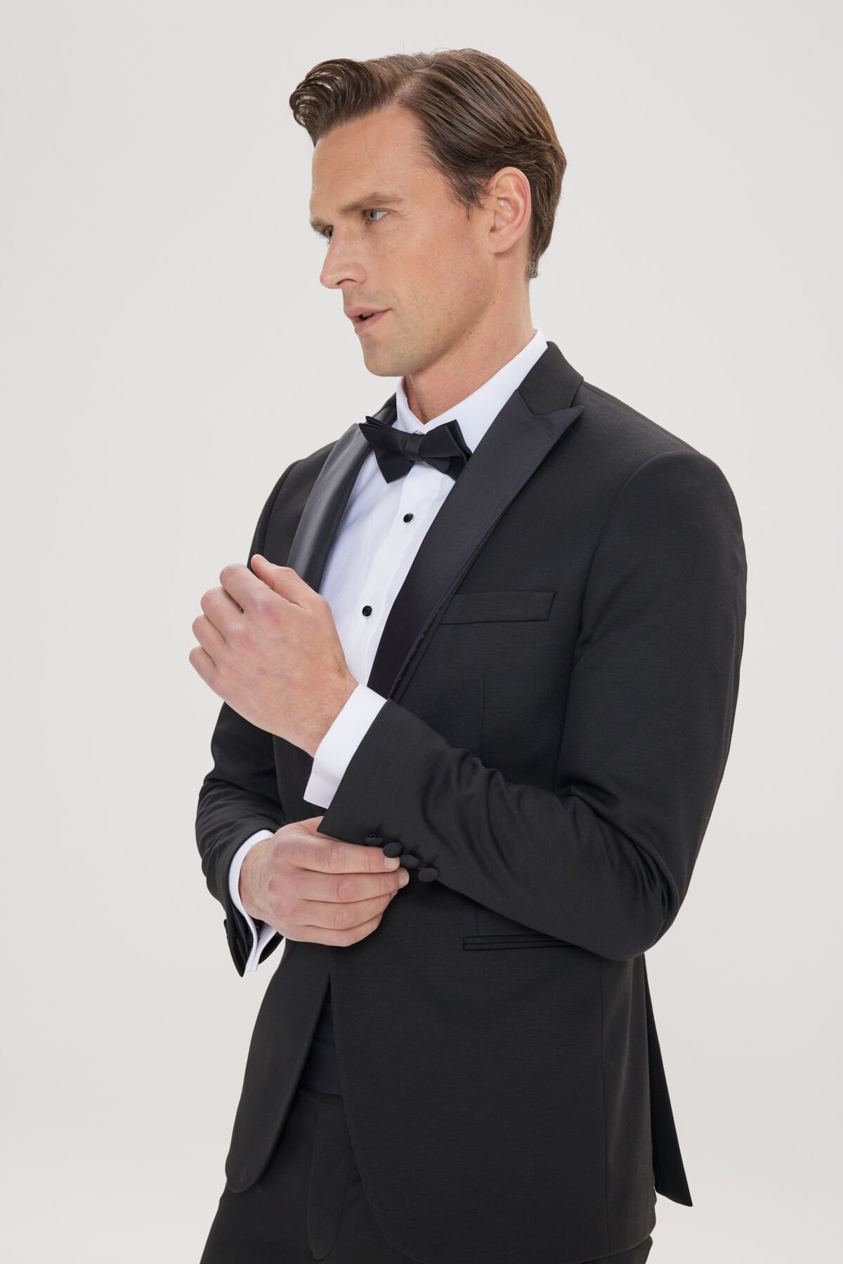 Altınyıldız 4A3224200016 Siyah Erkek Slim Fit 6 Drop Normal Bel Normal Paça Vücuda Oturan Kesim Kırlangıç Yaka Örme Smokin